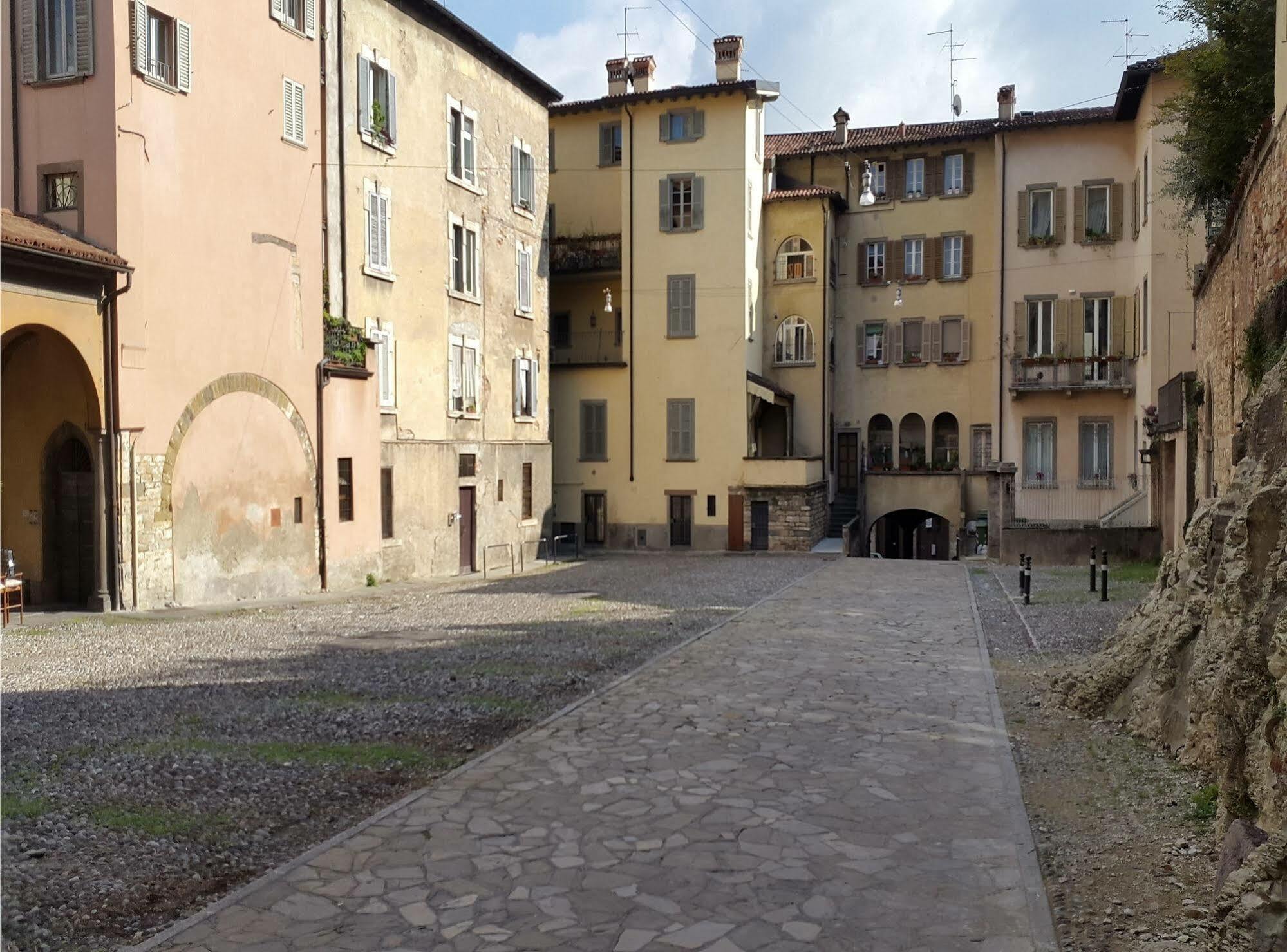 Uptown B'N'B Hotel Bergamo Luaran gambar