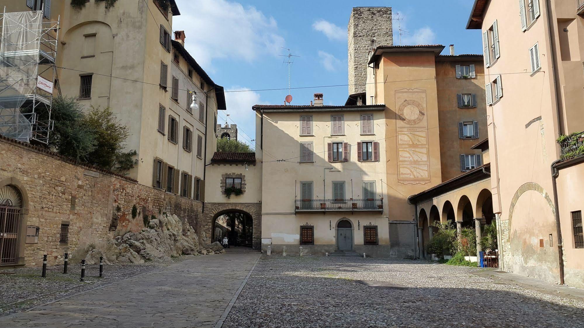 Uptown B'N'B Hotel Bergamo Luaran gambar
